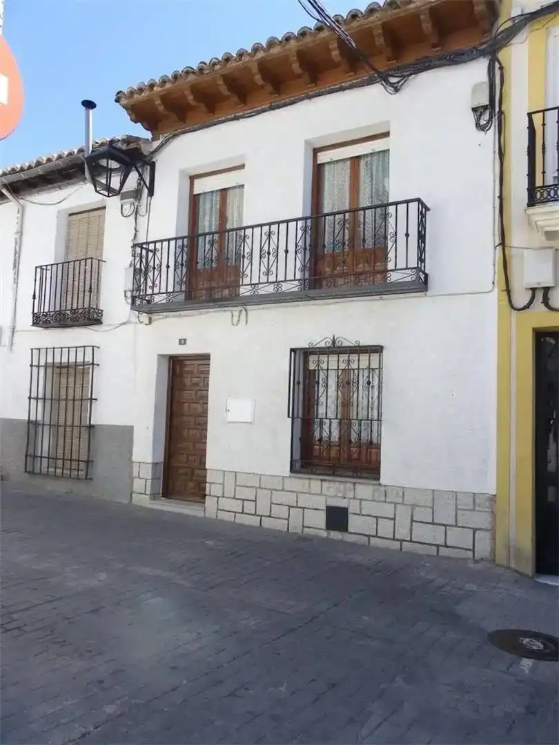 Vista exterior de Casa adosada en venda en Méntrida amb Balcó