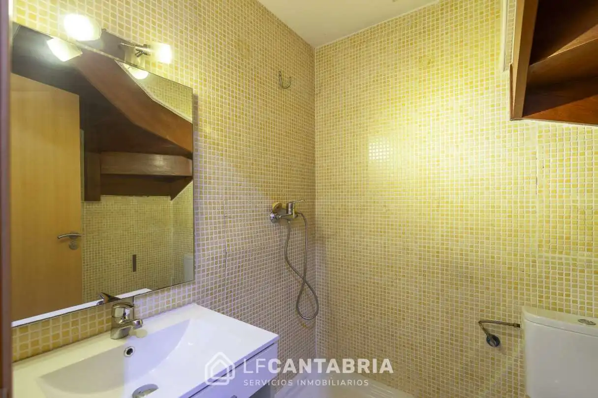 Baño de Dúplex en venta en Castañeda con Calefacción y Terraza