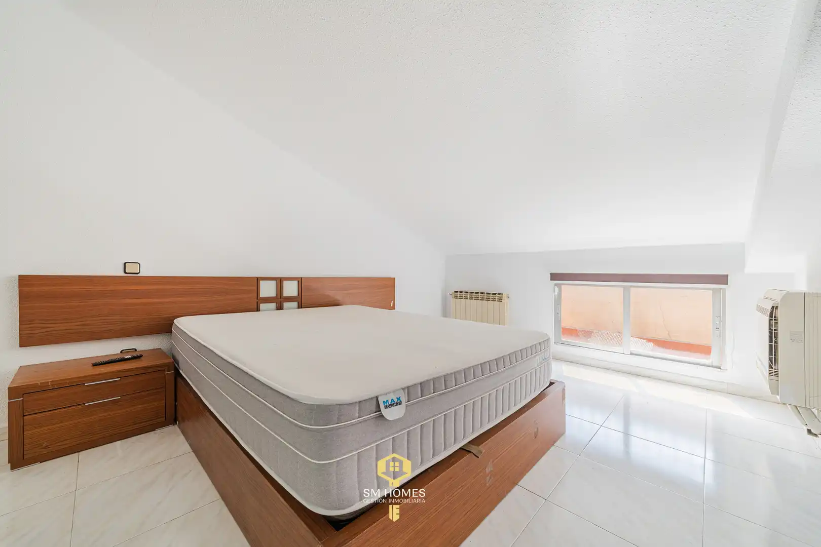 Bedroom of Attic for sale in San Fernando de Henares  with Air Conditioner, Heating and Terrace