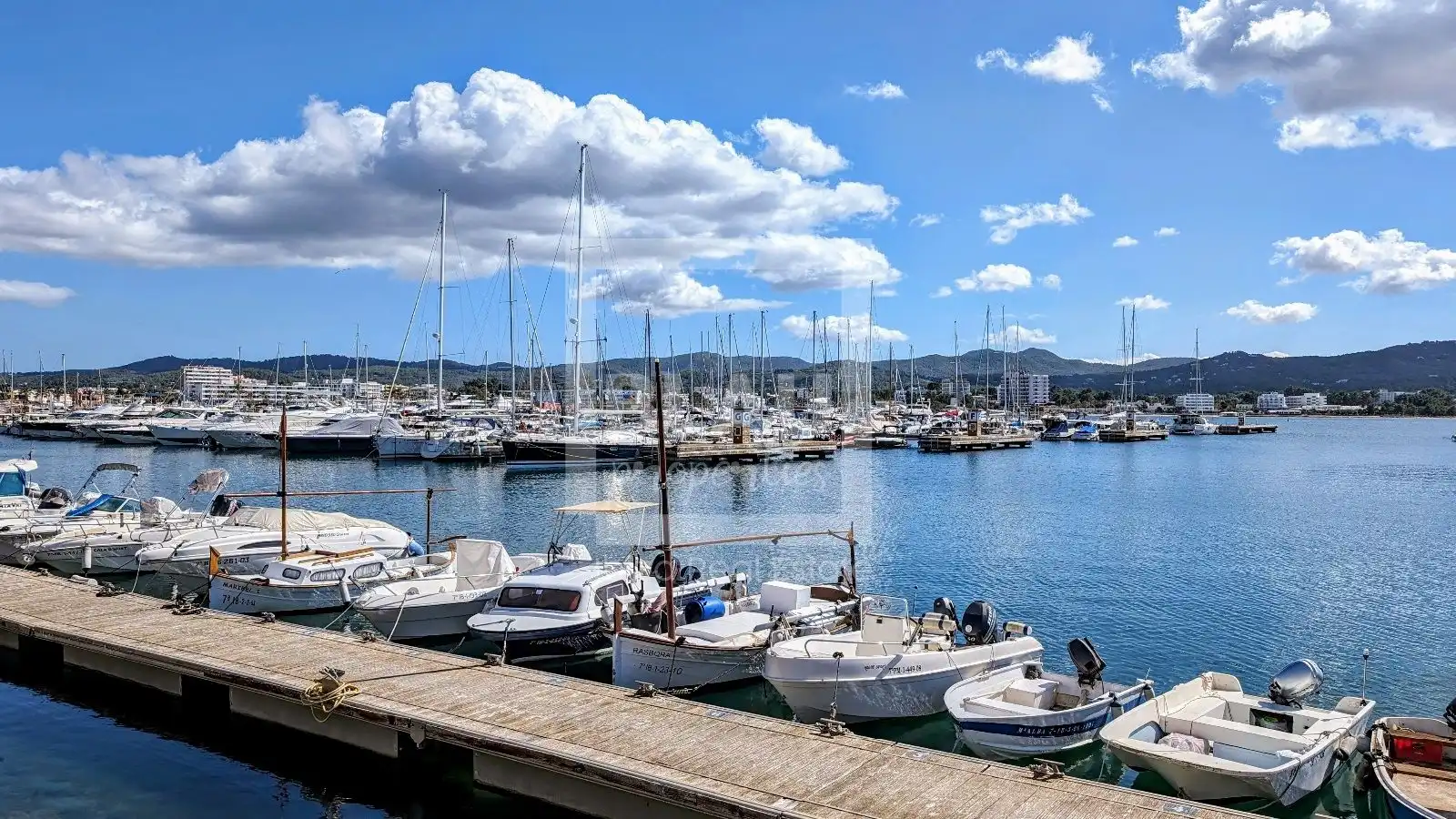 Außenansicht von Geschaftsraum zur Miete in Sant Antoni de Portmany mit Klimaanlage, Terrasse und Möbliert
