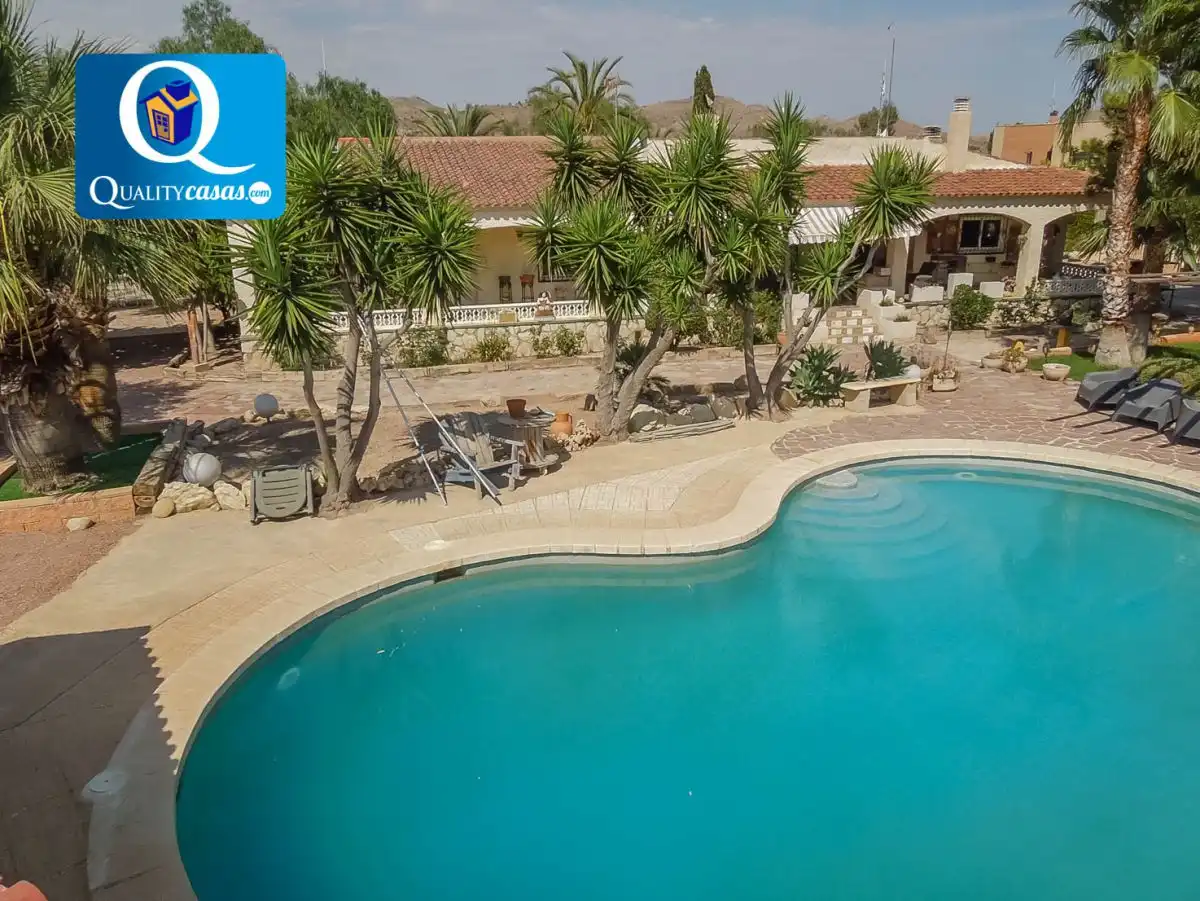 Piscina de Casa o xalet en venda en Alicante / Alacant amb Aire condicionat, Calefacció i Terrassa