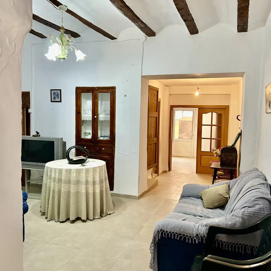 Sala de estar de Casa adosada en venta en Bugarra con Terraza, Trastero y Amueblado
