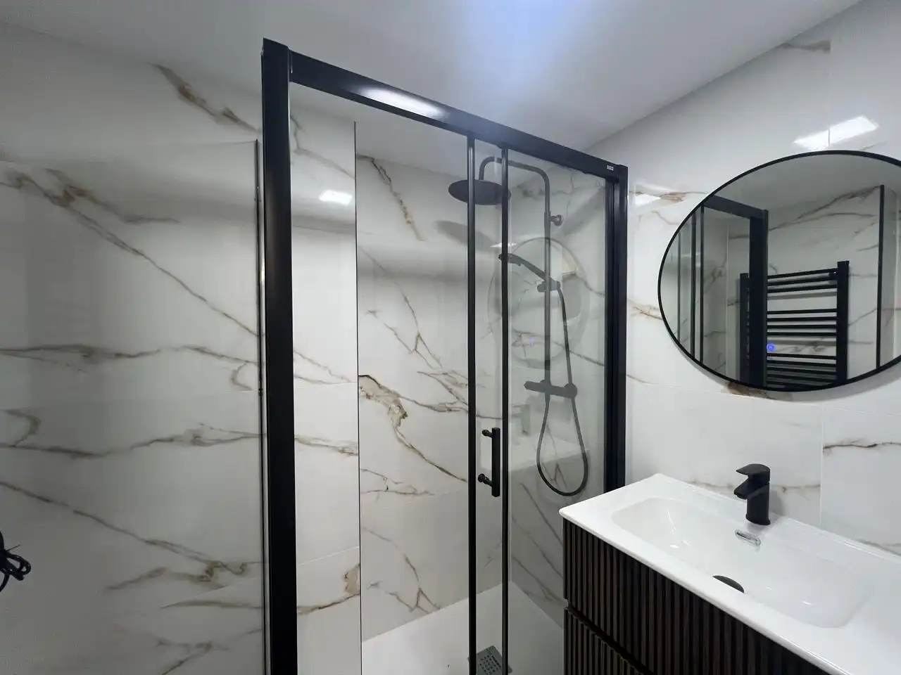 Badezimmer von Wohnung zum Verkauf in Zaragoza mit Klimaanlage und Heizung