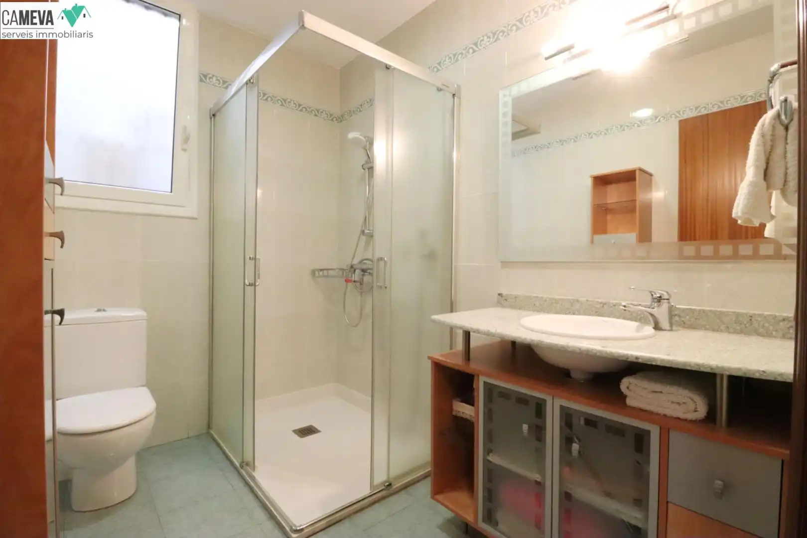 Baño de Casa adosada en venta en Barberà del Vallès con Aire acondicionado, Calefacción y Terraza