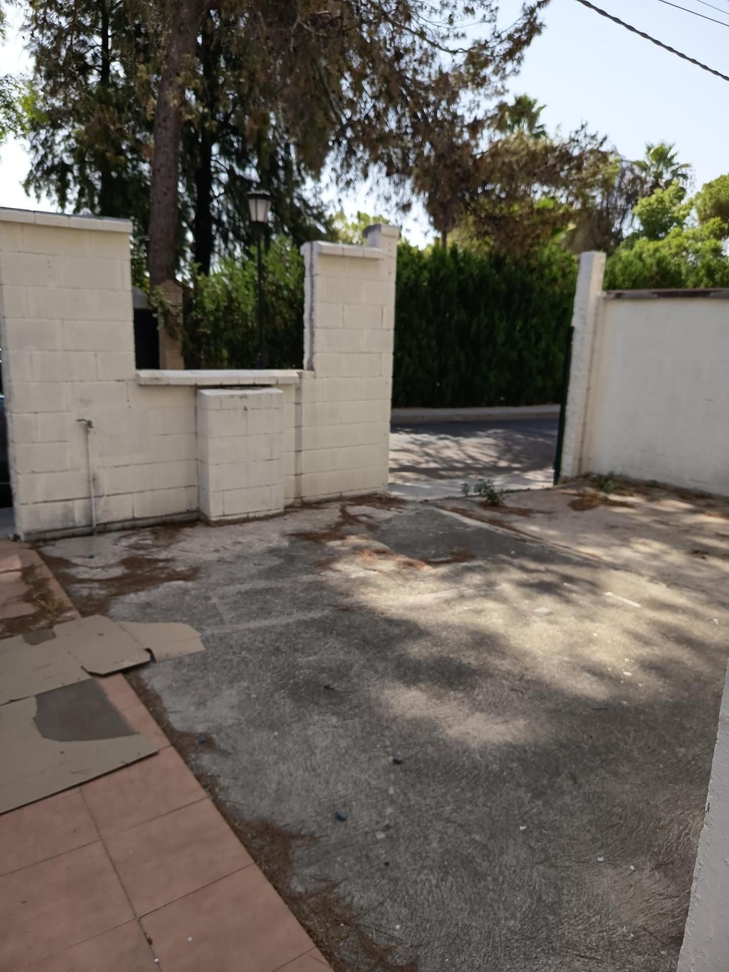 Exterior view of Single-family semi-detached for sale in Palomares del Río  with Private garden and Terrace