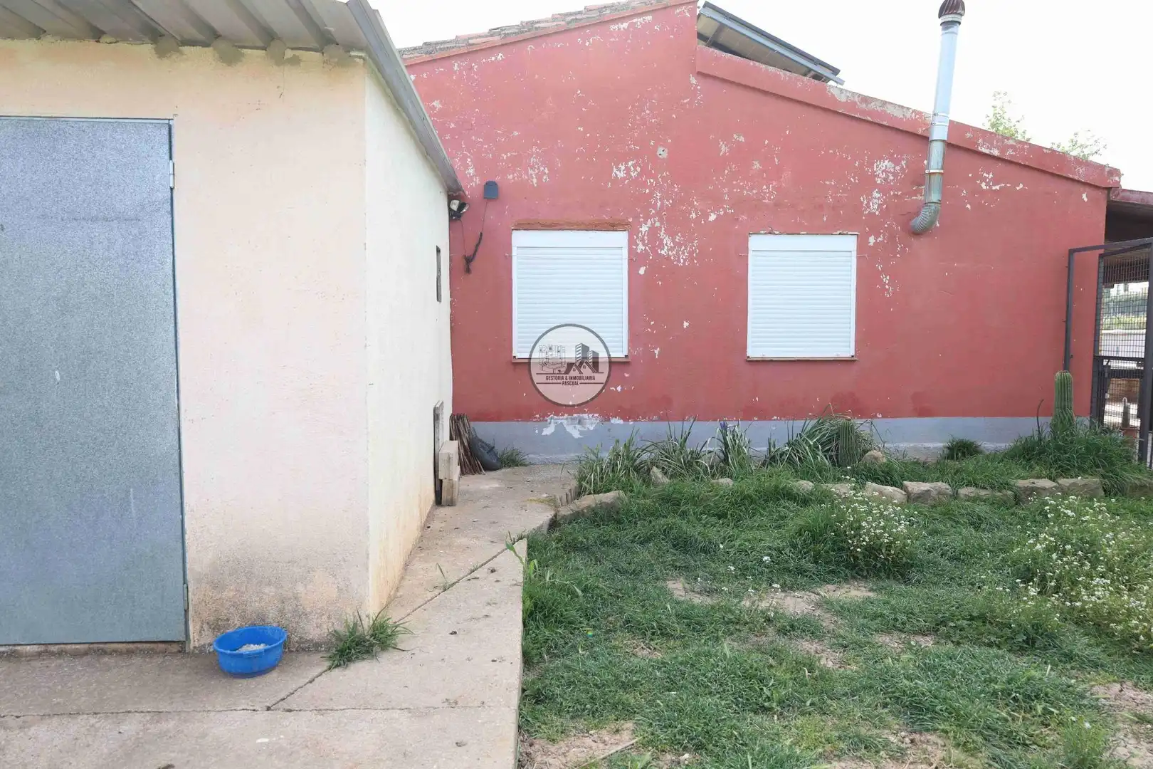 Exterior view of Houses for sale in Alcañiz
