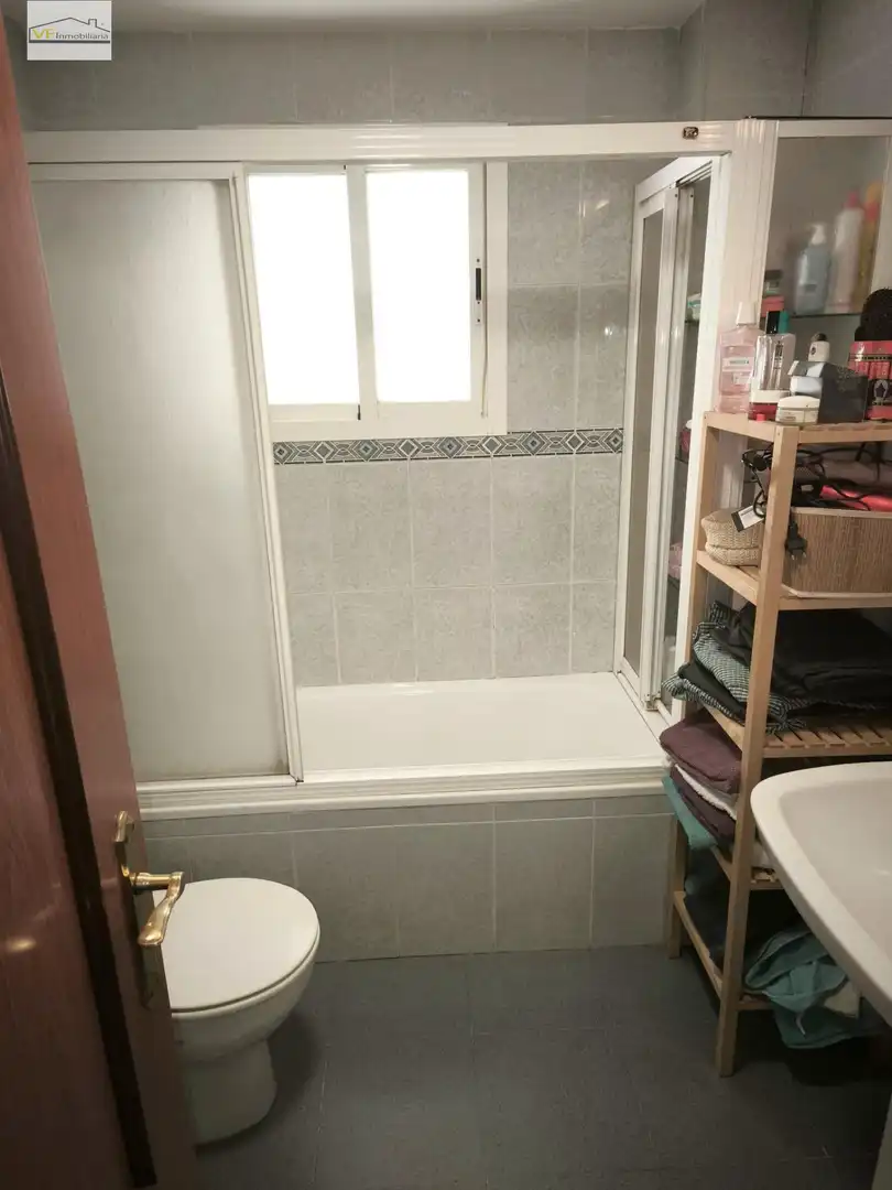 Baño de Piso en venta en Málaga con Aire acondicionado, Terraza y Piscina comunitaria