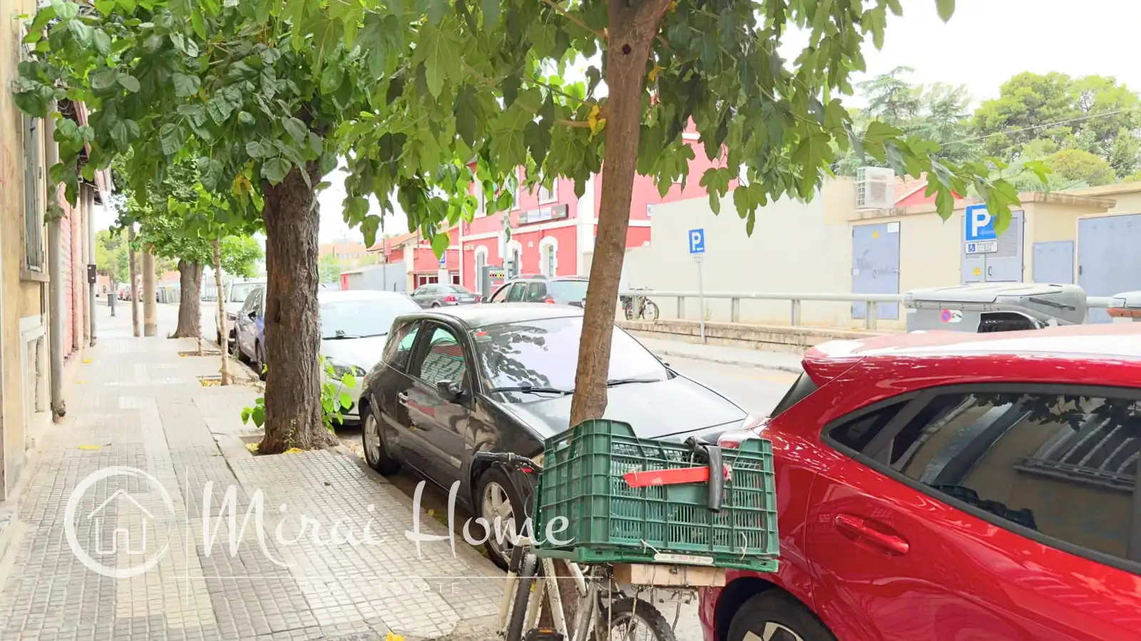 Aparcament de Planta baixa en venda en Mollet del Vallès amb Parquet