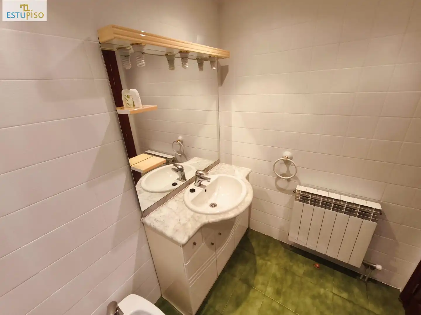 Bany de Pis en venda en Vitoria - Gasteiz amb Calefacció, Parquet i Traster