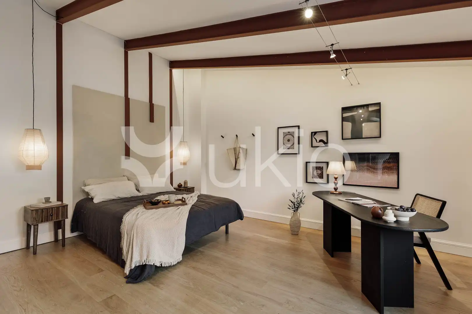 Dormitori de Apartament de lloguer en Barcelona amb Aire condicionat, Calefacció i Moblat