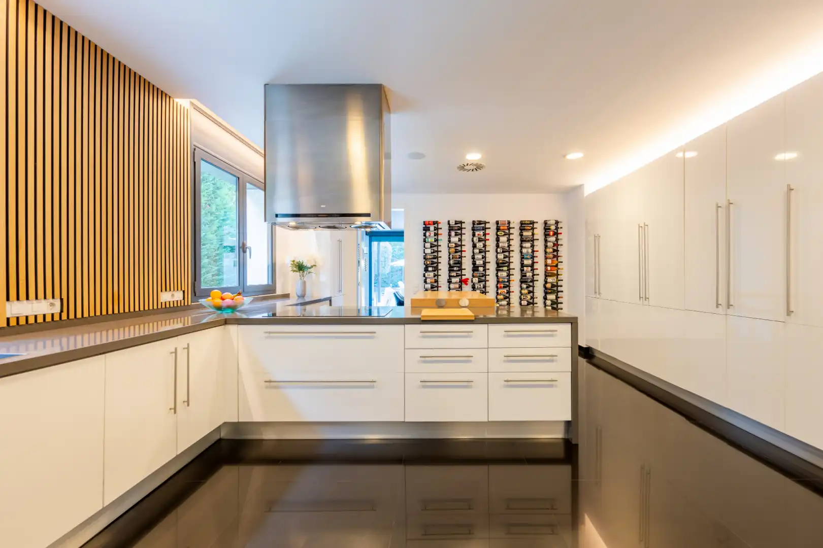 Cocina de Casa o chalet en venta en Sant Cugat del Vallès con Aire acondicionado, Calefacción y Jardín privado