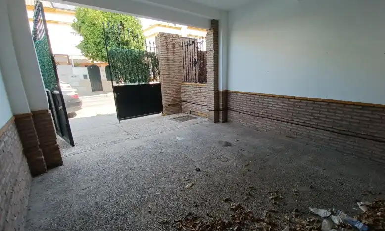 Parking de Casa o chalet en venta en Sevilla con Aire acondicionado y Balcón