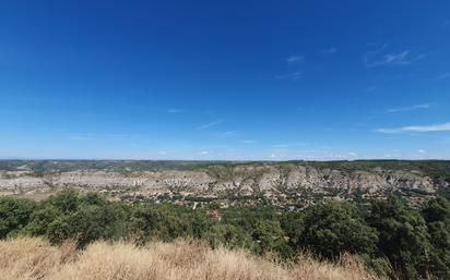 Vista exterior de Casa o xalet en venda en Hontoba amb Jardí privat, Terrassa i Piscina comunitària