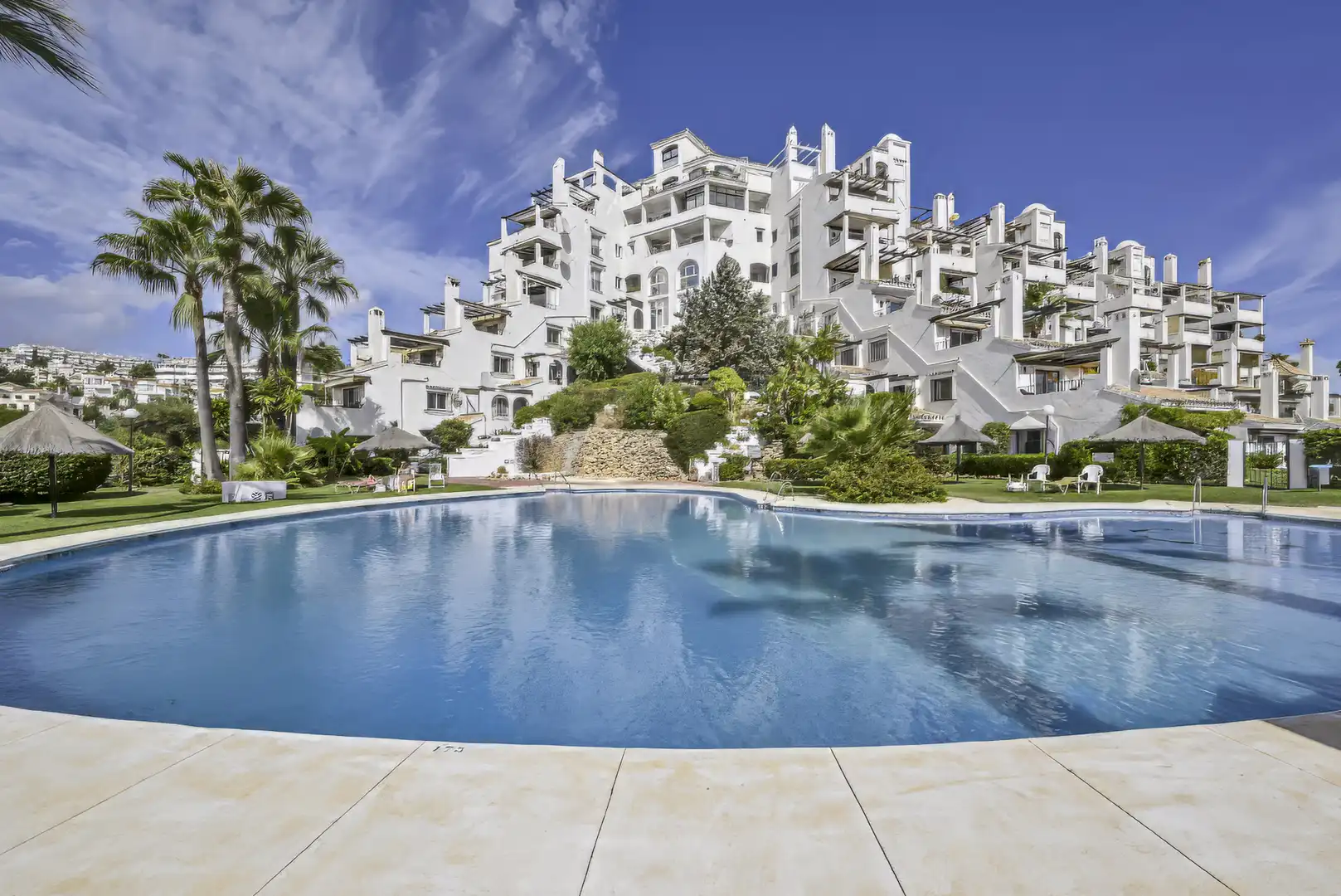 Apartament amb piscina en venda a Calahonda
