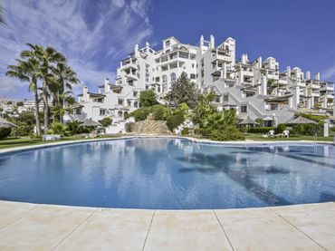 Apartament amb piscina en venda a Calahonda