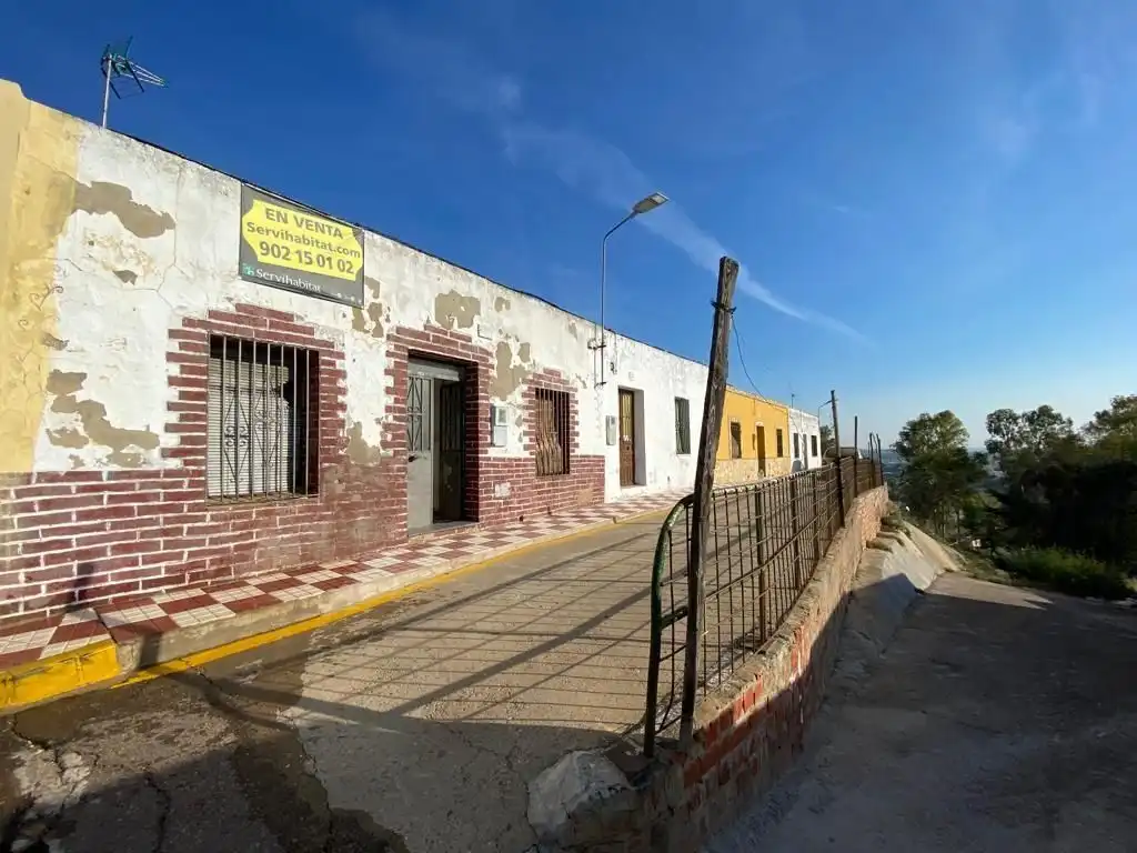 Vista exterior de Casa adosada en venta en Lobón con Trastero