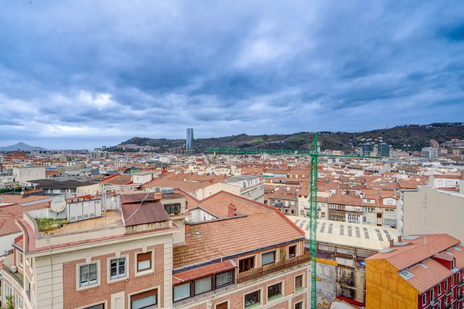 Vista exterior de Local en venda en Bilbao 