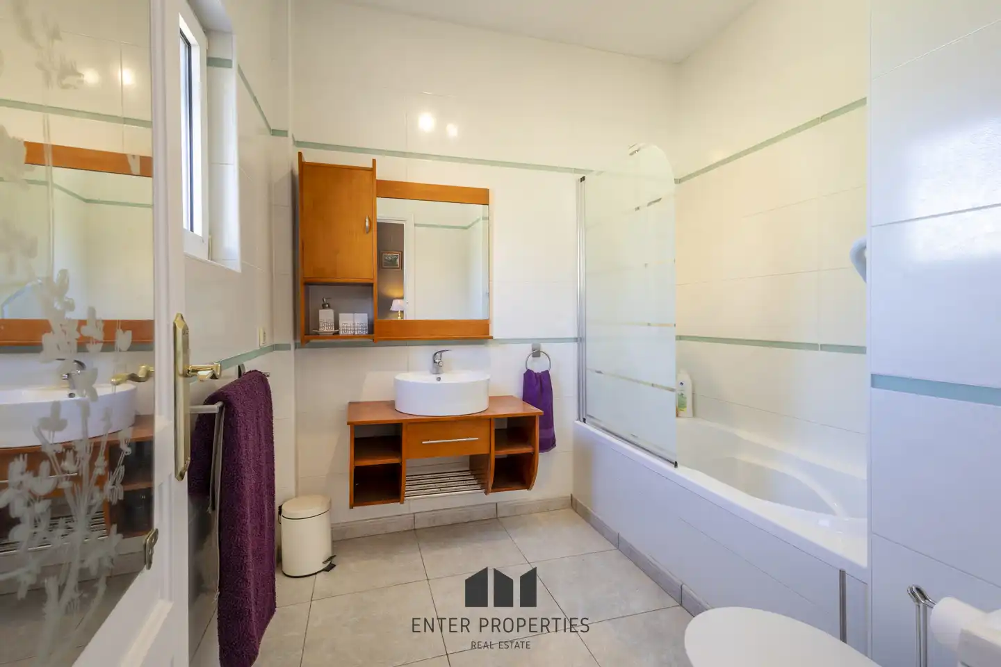 Baño de Piso en venta en Moraira con Aire acondicionado, Calefacción y Piscina