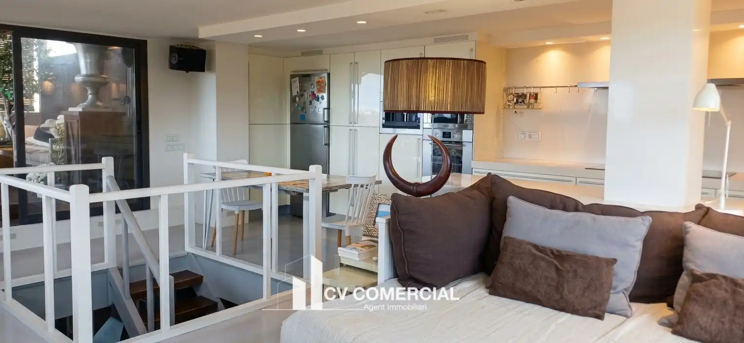Sala de estar de Ático en venta en Tiana con Aire acondicionado, Calefacción y Parquet