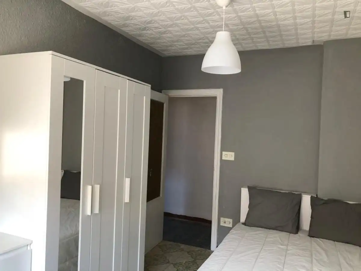 Habitación de Casa o chalet para compartir en Zaragoza con Calefacción, Amueblado y Lavadora