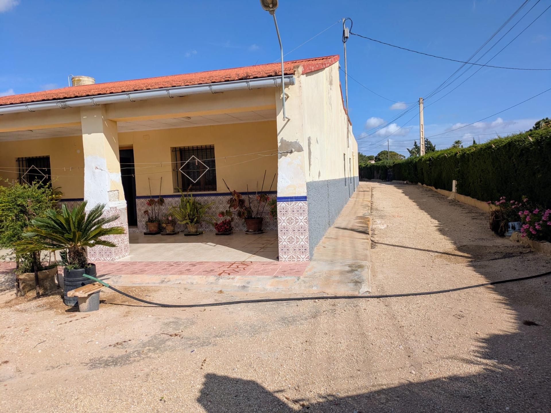 Vista exterior de Casa o xalet en venda en Elche / Elx amb Jardí privat, Terrassa i Traster