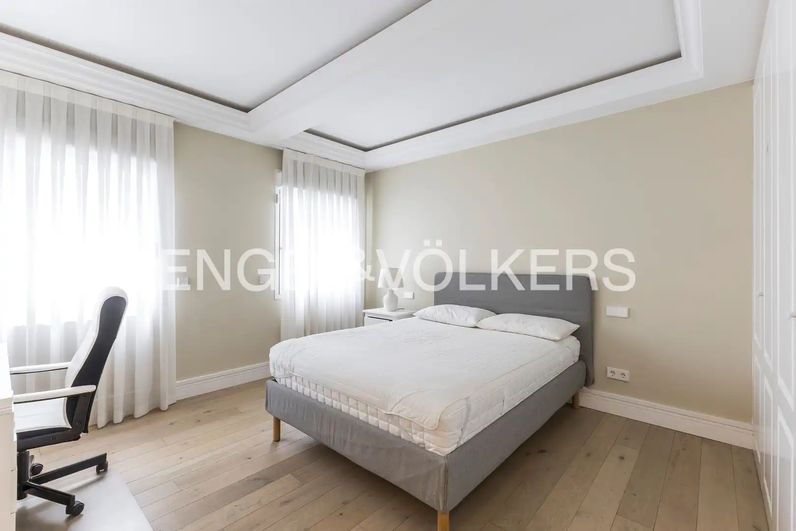 Flat with terrace to rent in Diego de León, imagen 26