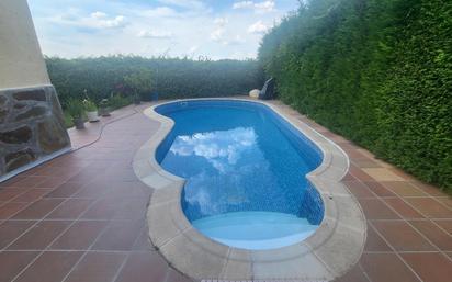 Swimming pool of Single-family semi-detached for sale in Lominchar  with Air Conditioner, Terrace and Swimming Pool
