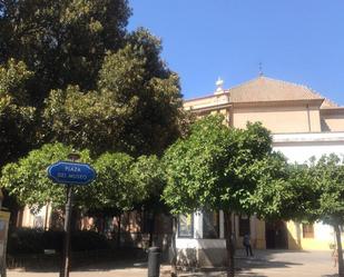 Vista exterior de Casa o xalet en venda en  Sevilla Capital amb Balcó