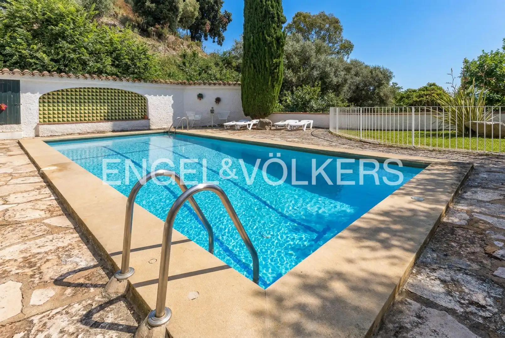 Piscina de Casa o xalet en venda en Premià de Dalt amb Calefacció, Jardí privat i Terrassa