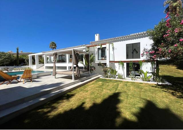 Casa-chalet en Venta en Elviria