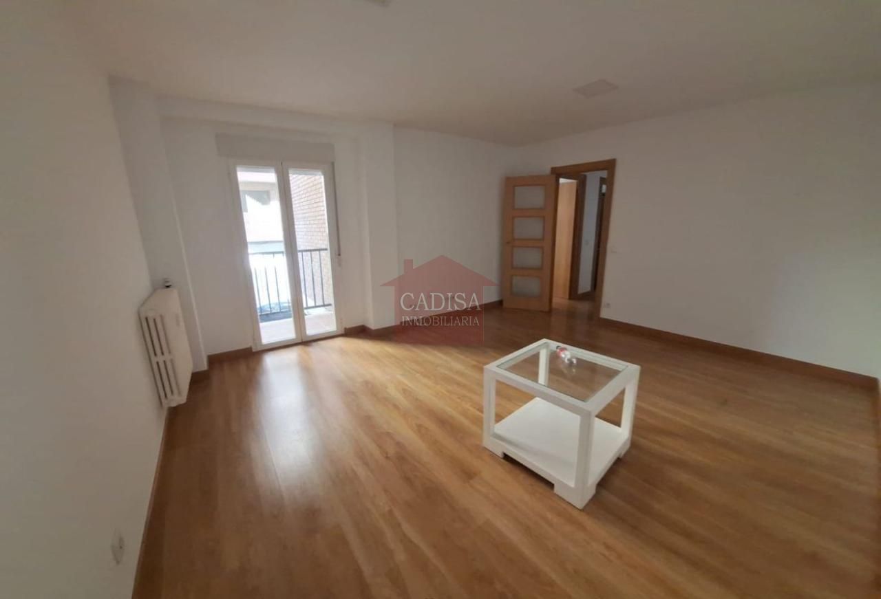 Sala d'estar de Pis de lloguer en Salamanca Capital amb Calefacció, Traster i Piscina
