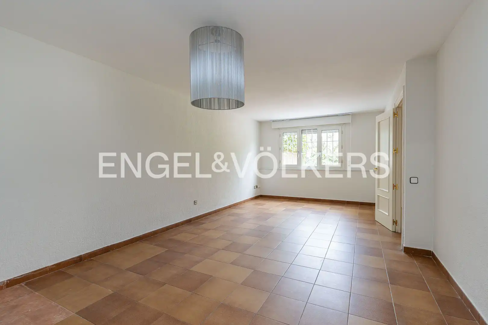 Sala de estar de Casa o chalet en venta en Pozuelo de Alarcón con Aire acondicionado, Calefacción y Jardín privado