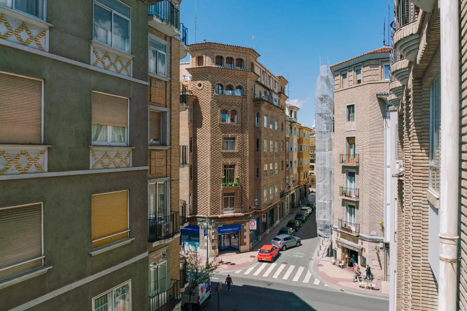 Exterior view of Flat for sale in Zaragoza  with Heating, Furnished and Oven
