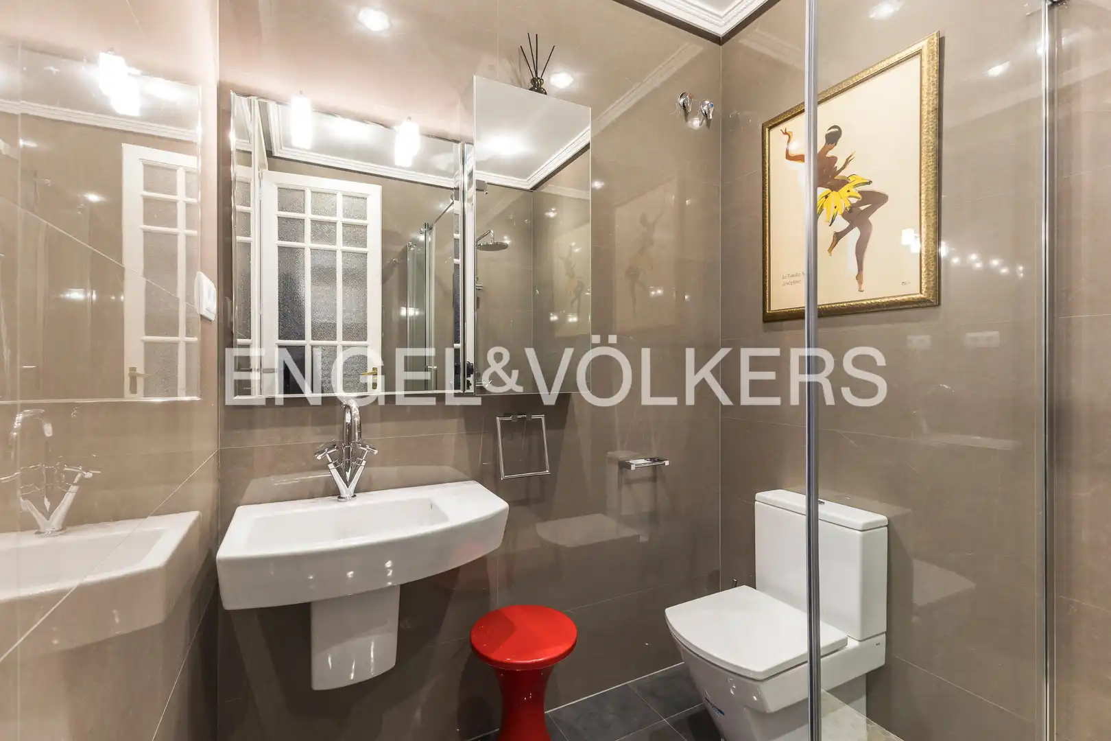 Bathroom of Flat for sale in Madrid  with Air Conditioner, Heating and Balcony