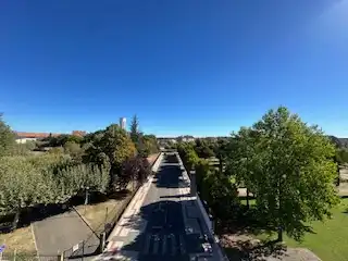 Vista exterior de Piso en venta en Valverde de la Virgen con Calefacción, Parquet y Terraza