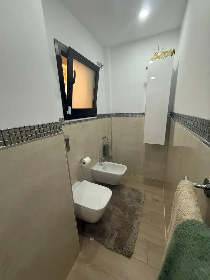 Bany de Apartament en venda en Adeje amb Moblat i Piscina comunitària