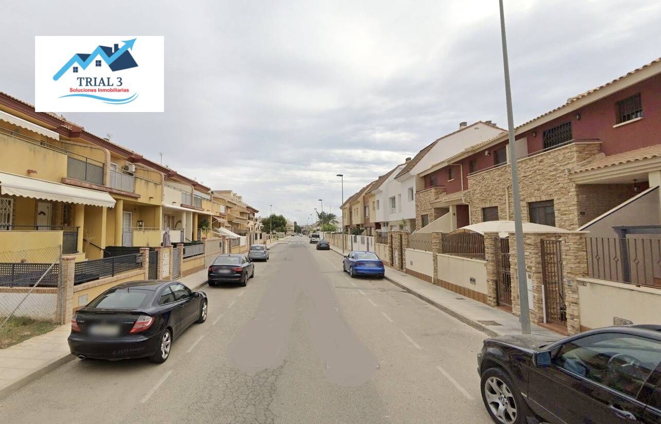 Vista exterior de Casa adosada en venta en San Pedro del Pinatar con Terraza y Balcón
