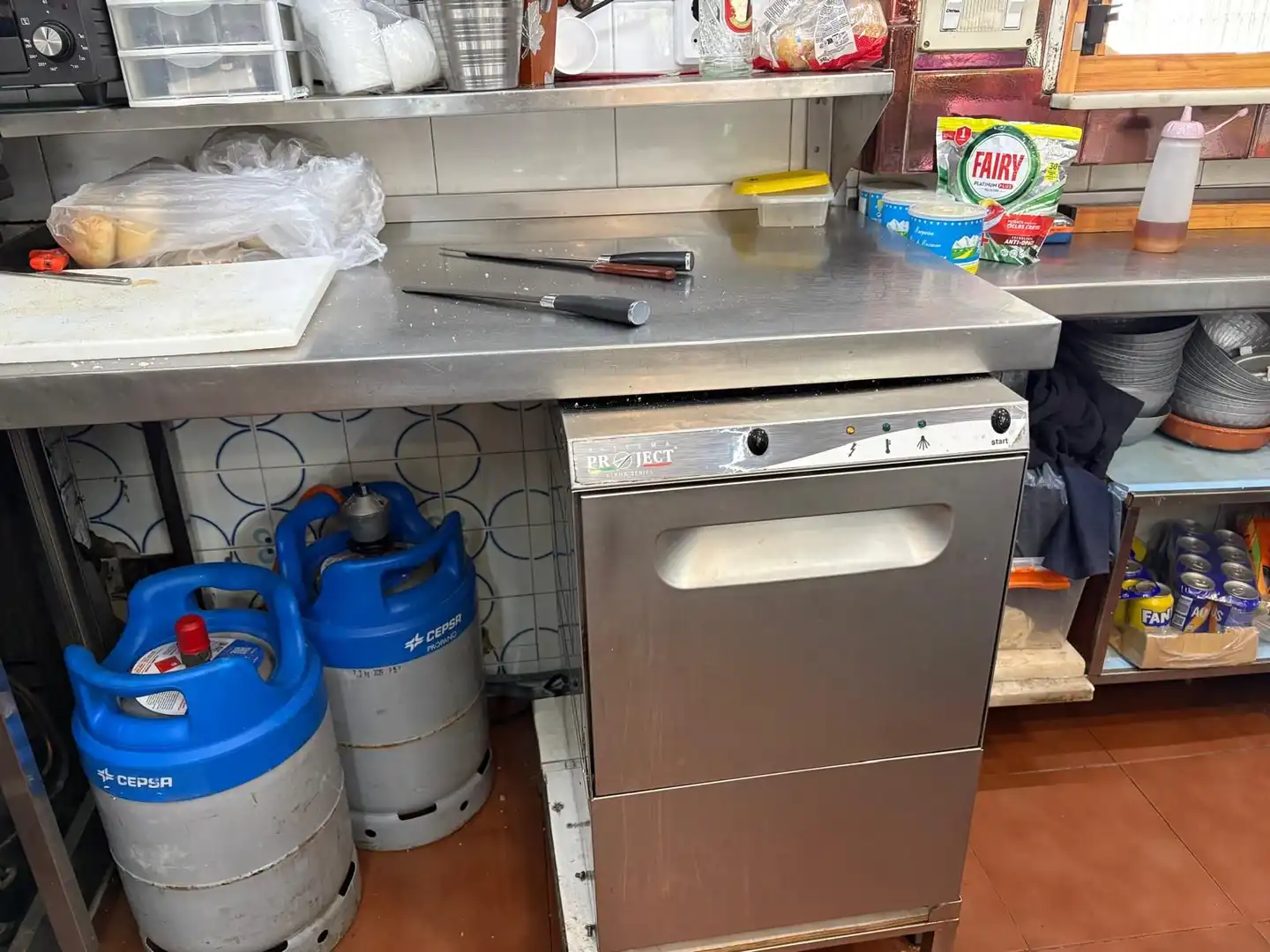 Cocina de Local en venta en Sevilla