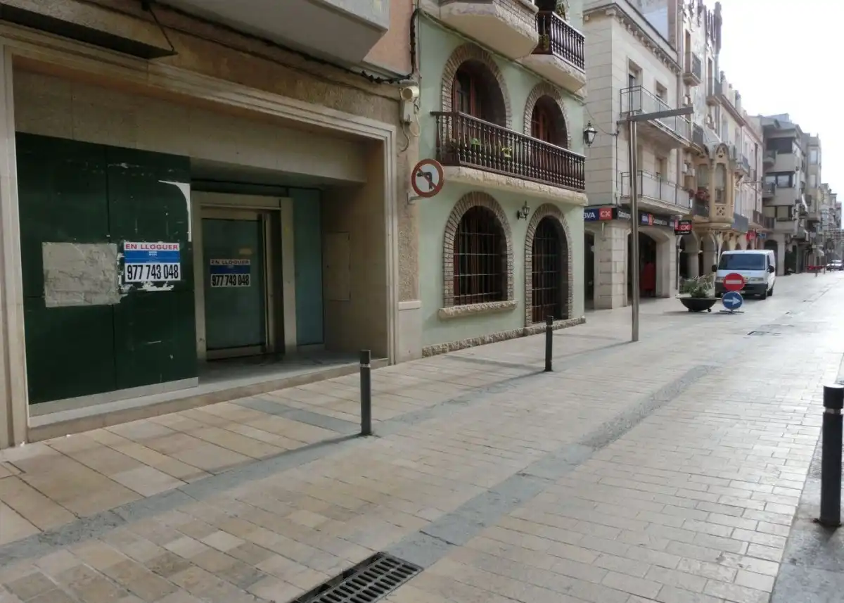 Vista exterior de Local de lloguer en Ulldecona