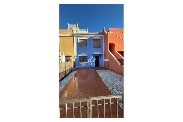 Casa adosada en Alquiler en Roda