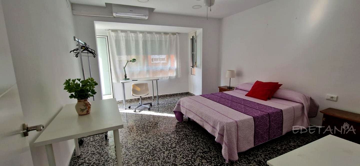 Bedroom of Flat to rent in Moncada  with Air Conditioner, Heating and Furnished