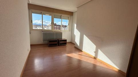 Foto 2 von Wohnung zum Verkauf in Calle Paula Montalt, Portillejo - Valdegastea,  Logroño