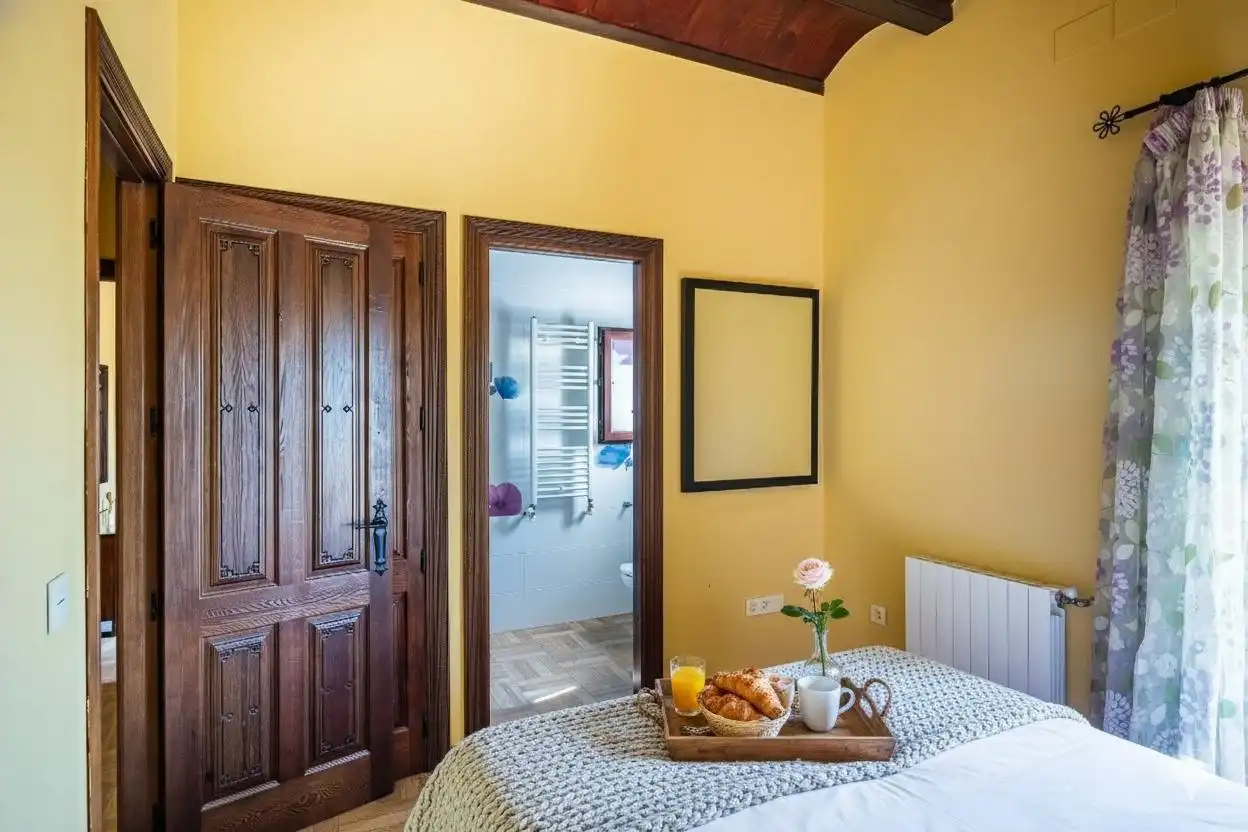 Habitación de Finca rústica en venta en Carmona con Calefacción, Jardín privado y Terraza
