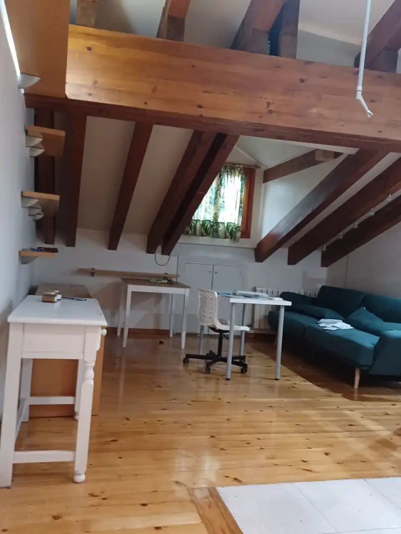 Sala d'estar de Pis de lloguer en  Pamplona / Iruña amb Calefacció, Parquet i Moblat