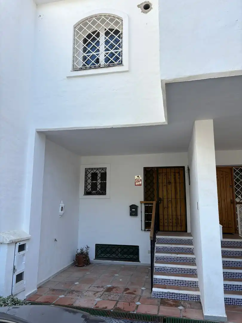 Maisonette zur Miete in Estepona mit Klimaanlage, Heizung und Terrasse
