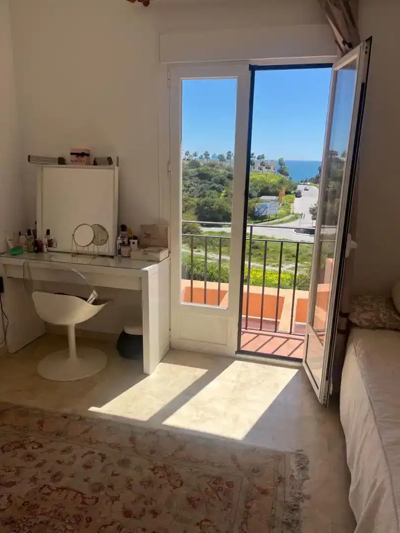 Habitación de Piso de alquiler en Mijas con Aire acondicionado, Jardín privado y Piscina