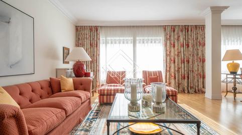 Foto 2 de Piso en venta en Fuentelarreina,  Madrid Capital