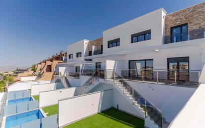 Vista exterior de Casa o xalet en venda en  Granada Capital amb Aire condicionat, Terrassa i Piscina