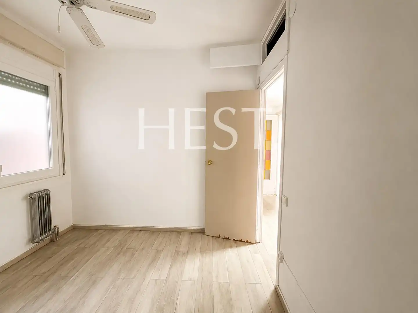Piso en venta en Barcelona con Calefacción, Terraza y Balcón