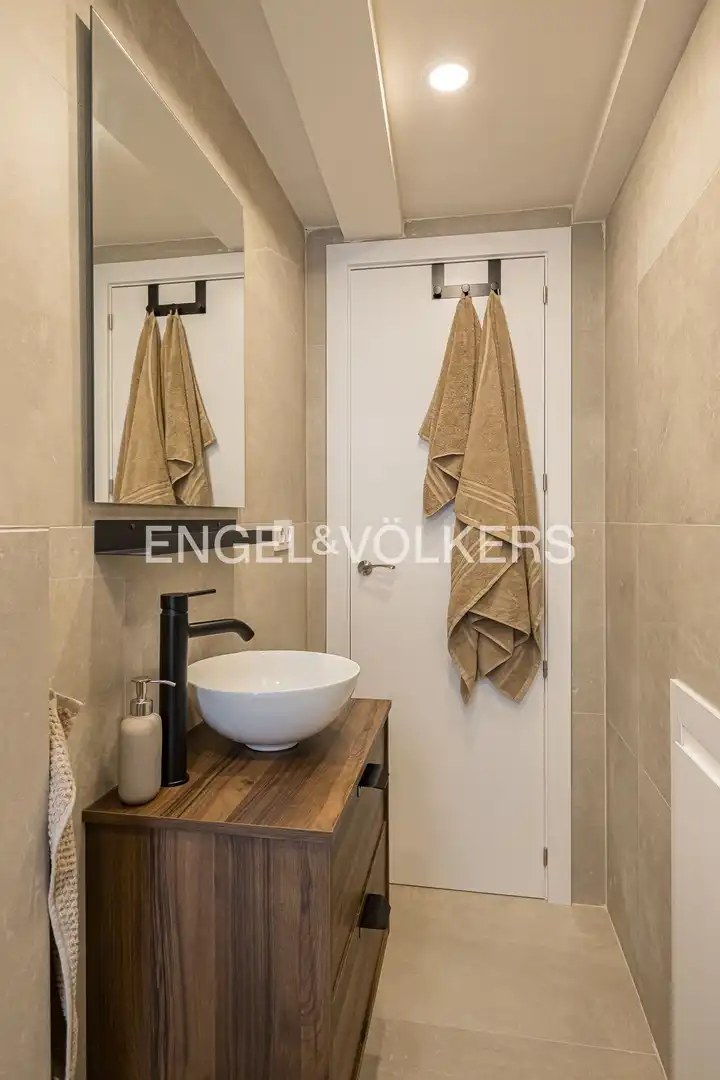 Baño de Piso de alquiler en Madrid con Calefacción y Balcón